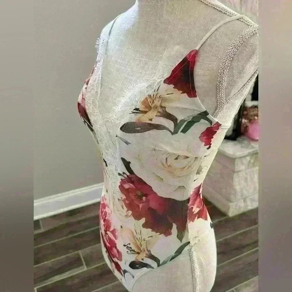 Windsor - Floral Bodysuit Xsmall - Picture 14 of 16